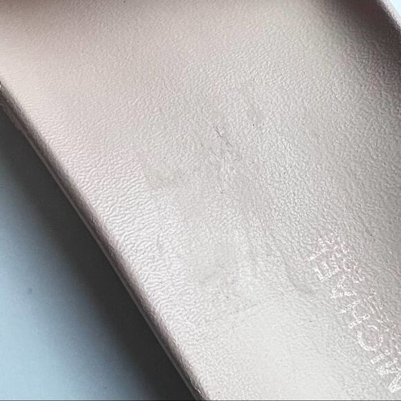 Michael Kors Women's Sandals with Gold  Flower Accents  Sz 7 - Picture 16 of 16